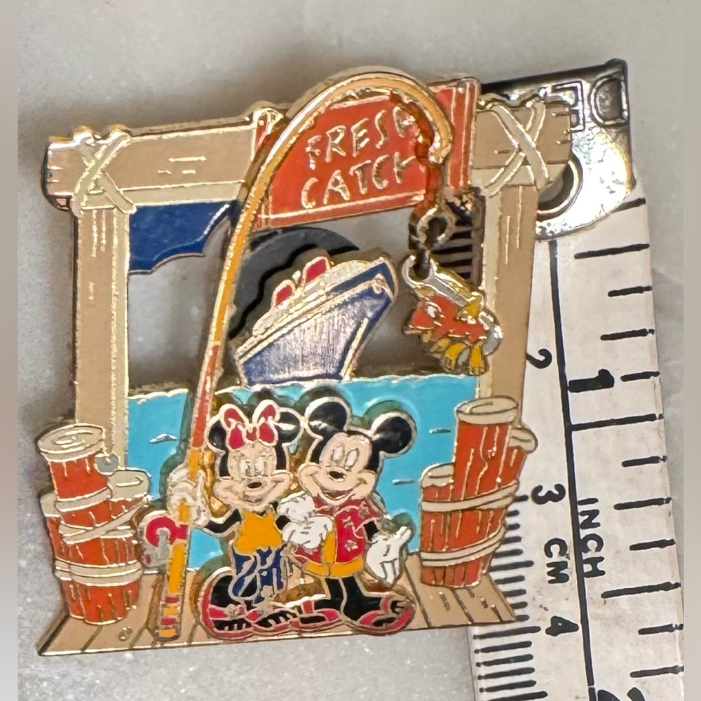 Disney Cruise Lines Fresh Catch Minnie & Mickey Trading Pin with dangling fish - Picture 5 of 6
